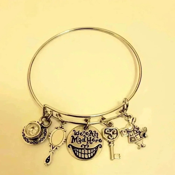 Alice In Wonderland Charm Bracelet - Picture 1 of 2